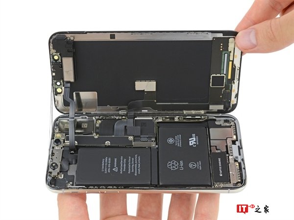新iPhone X、X Plus曝光：全新电池设计 续航飙升